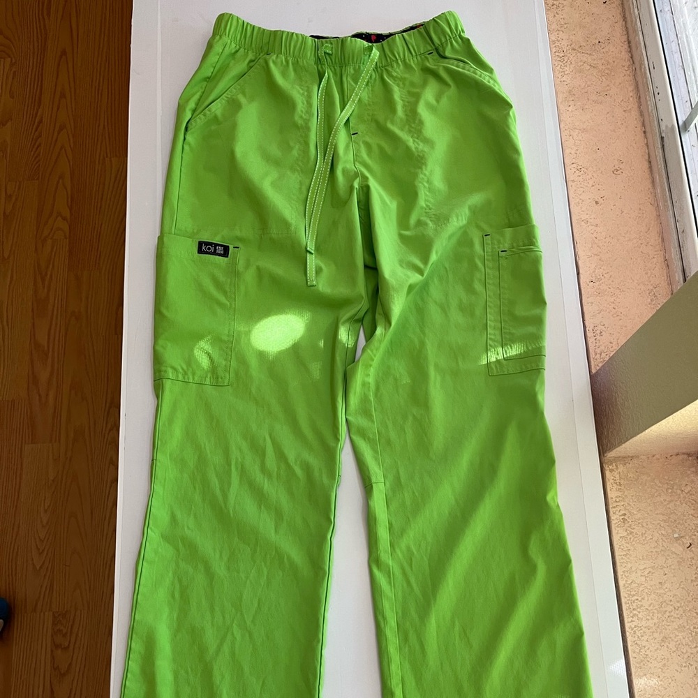 Scrub pants